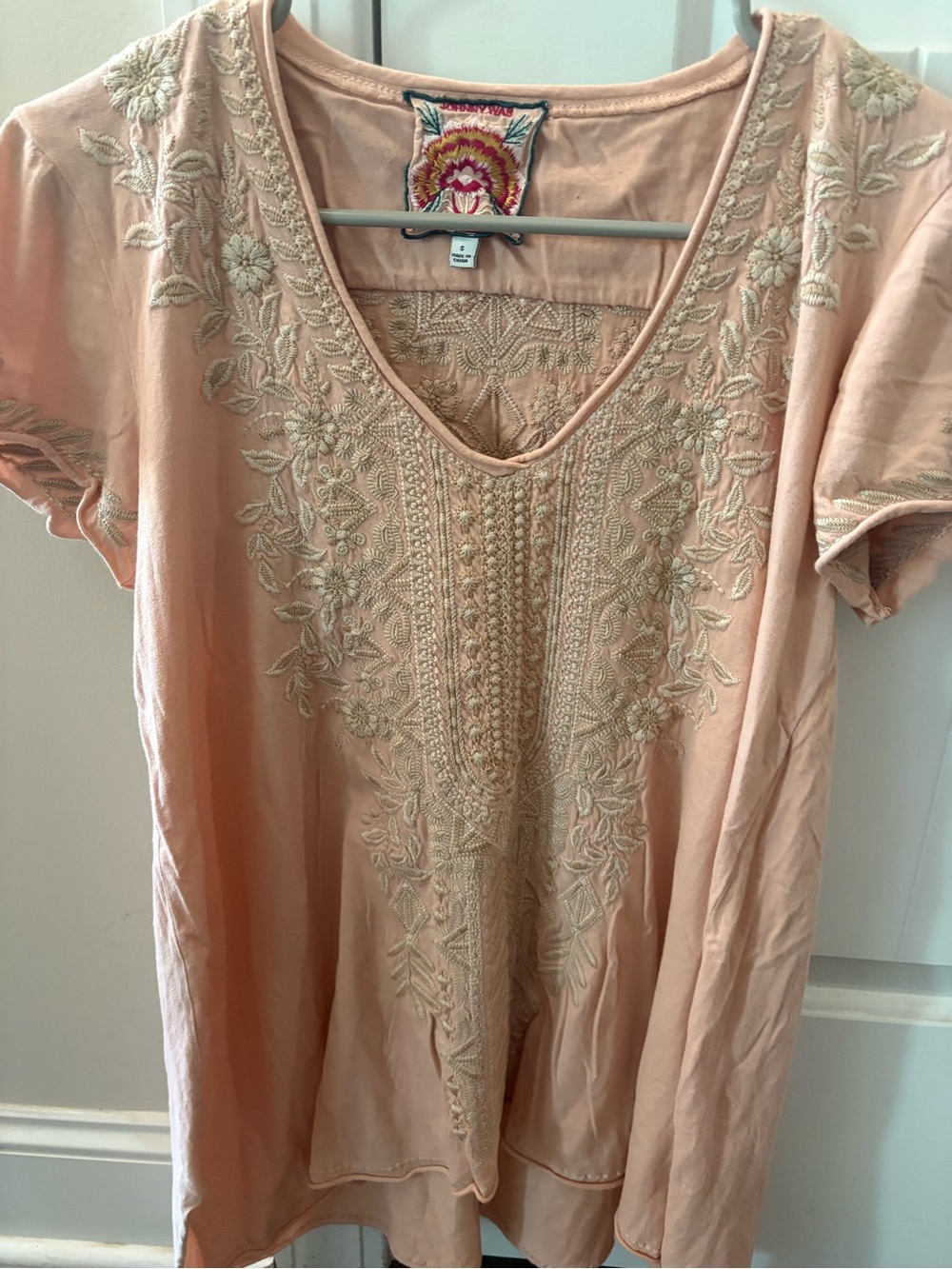 Johnny Was Peach Embroidered V-Neck Women’s Top